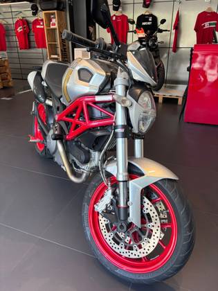 DUCATI MONSTER 796 